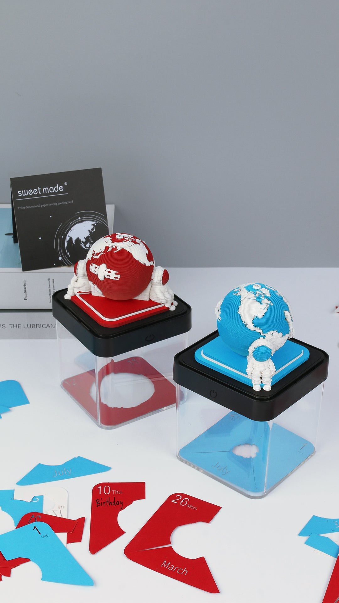 Red Astronaut Panorama memo pad(calendar 2025)