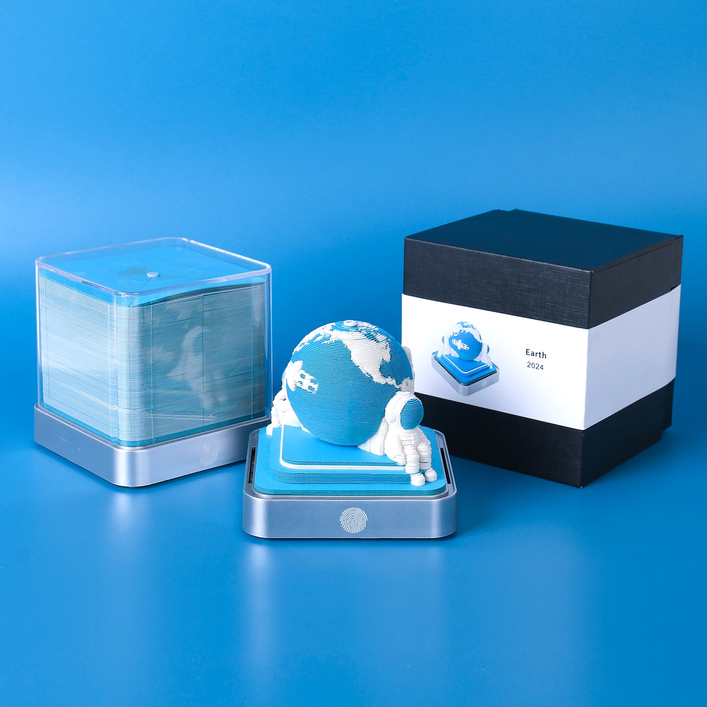 Earth 2025 Calendar 3D Memo Pad