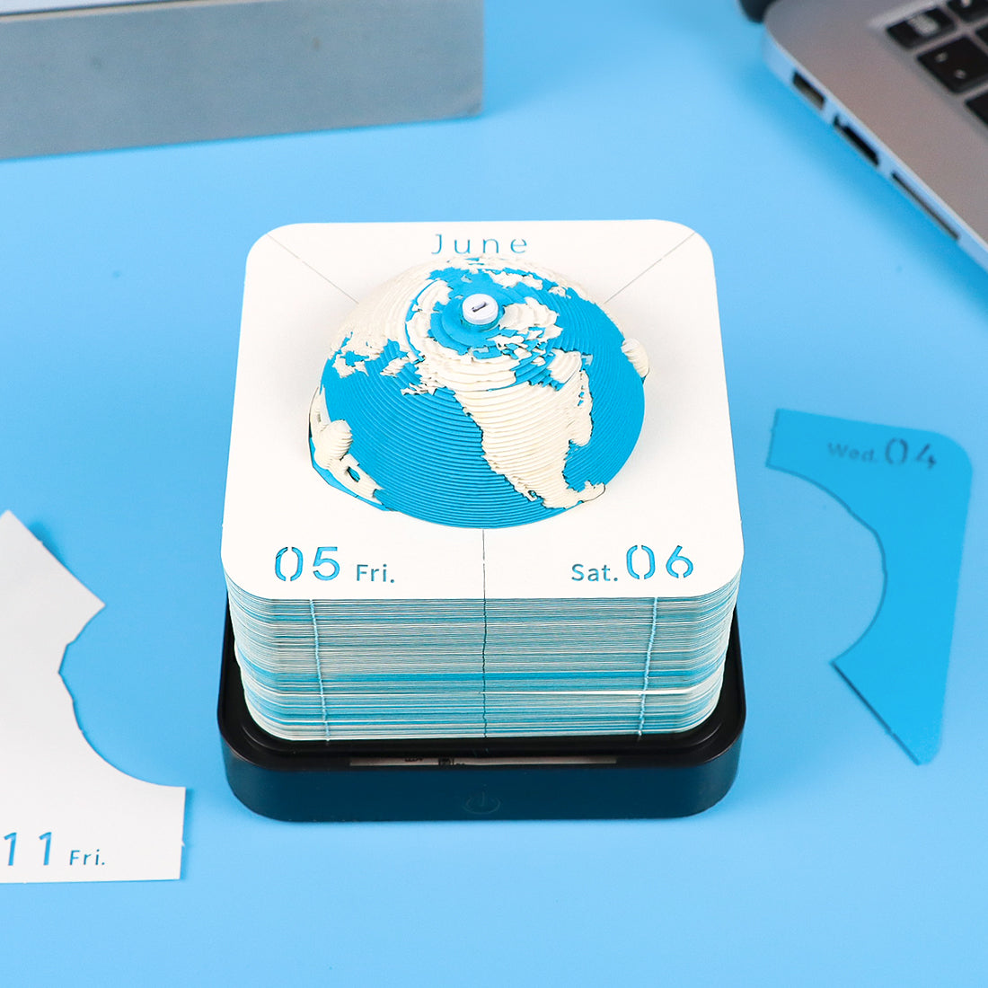 Earth Model Hand Torn Memo Pad 3D Calendar (Black Base)