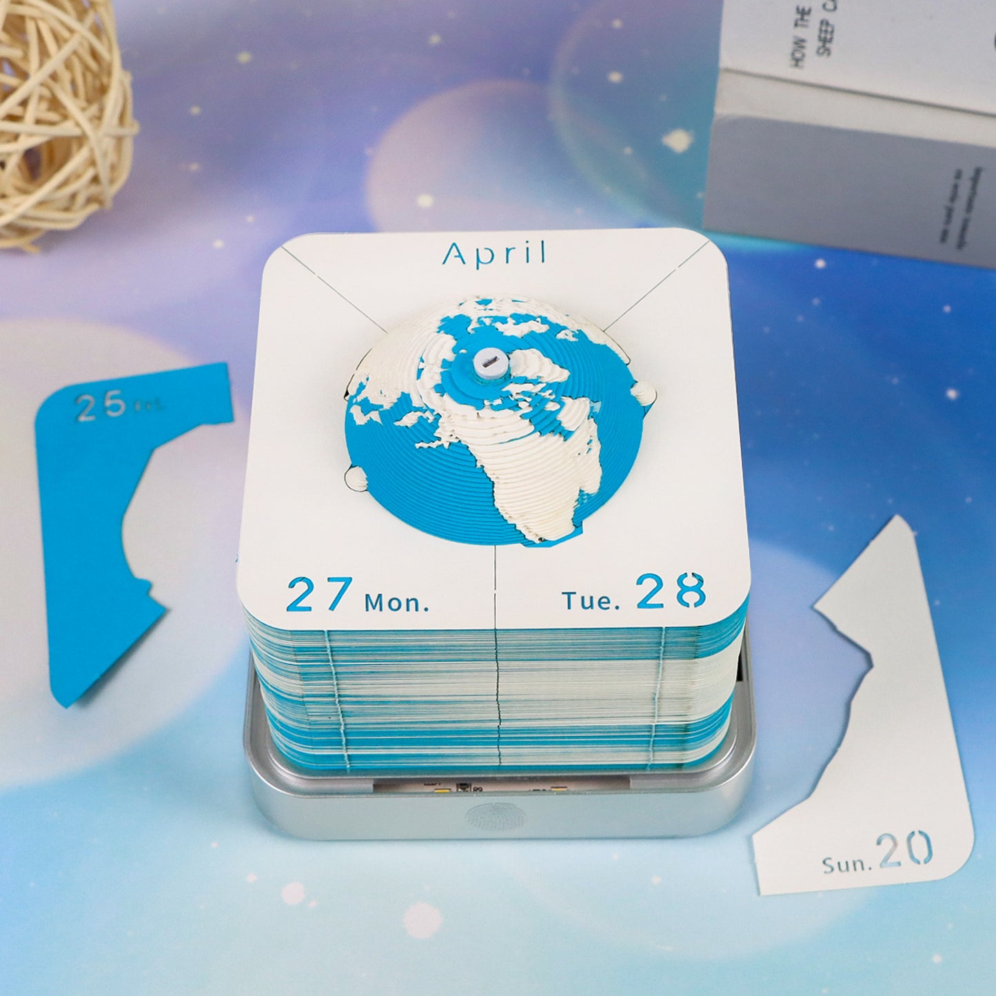 Earth Model Hand Torn Memo Pad 3D Calendar (Silver Base)