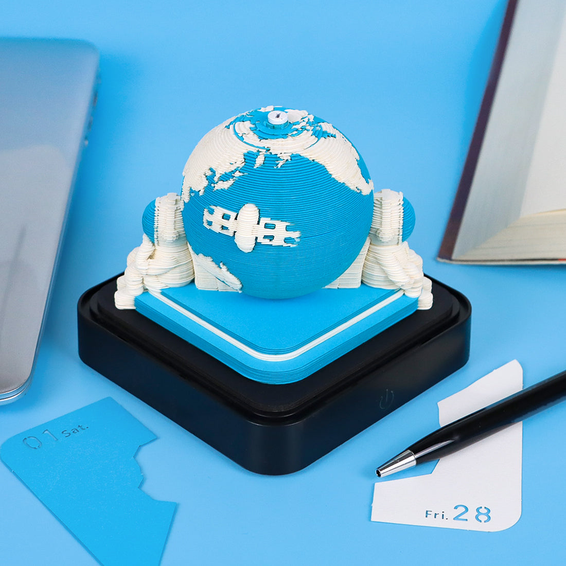 Earth Model Hand Torn Memo Pad 3D Calendar (Black Base)