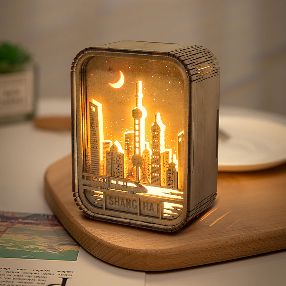 Urban woodcarving lamp