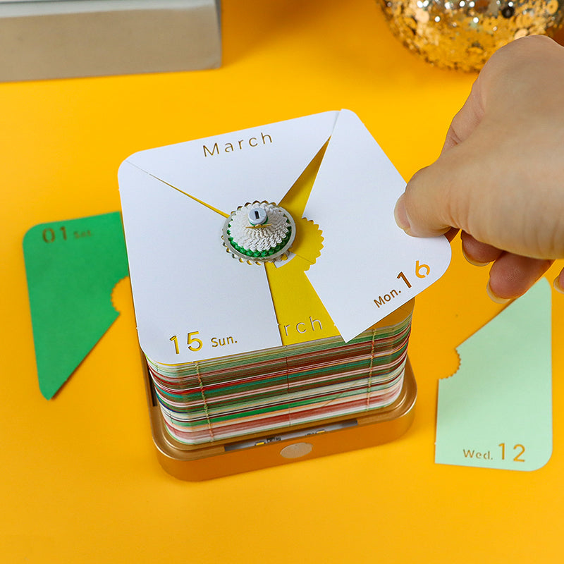 Christmas Tree Model Hidden 3D Calendar (Golden Base)